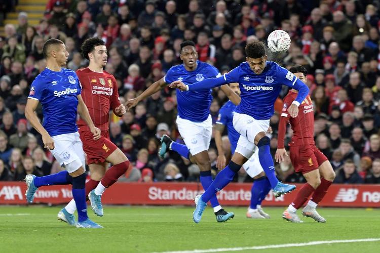 范佩西：阿贾克斯杯赛轮换和我有什么关系？