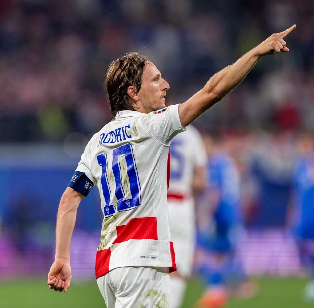 卡恩：近13个赛季德甲拜仁12次夺冠，从长远看这是不健康的