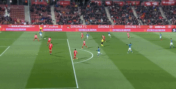 精彩，皇马女足前锋琳达-凯塞多打入一记马拉多纳式进球